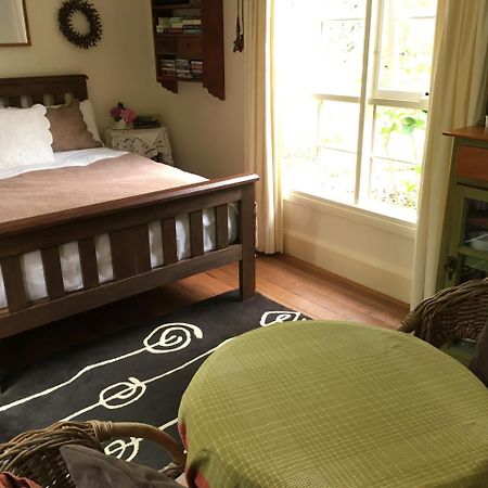 Bed and Breakfast Belgrave Hideaway Екстер'єр фото